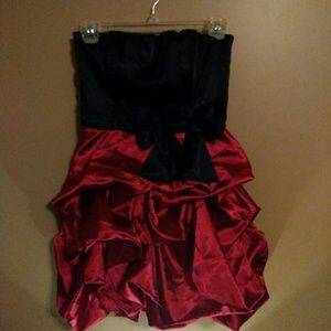 Black/red party dress